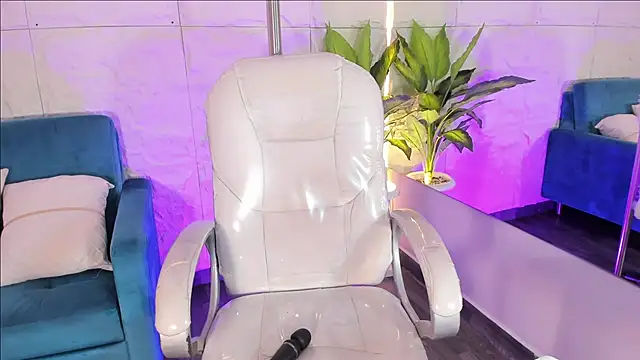 MelanieHillss online show from 02-11-26, 08:25