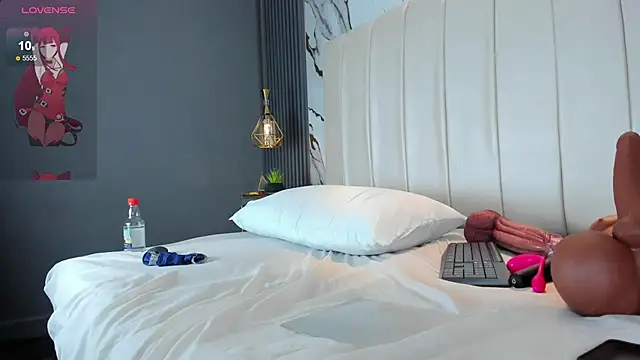 EvaMillins online show from 11-07-25, 04:23