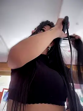 Naatalia online show from 10-24-25, 05:20