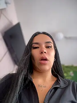 Naatalia online show from 05-25-26, 04:57
