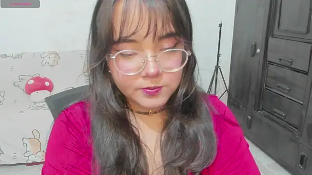 Snapshot of Naoko_7w7 chatting on 06-08-26, 01:50 Naoko 7w7 online show from 06-08-26, 01:50