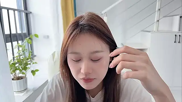 Cassie-20 online show from 10-31-25, 02:12