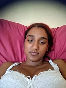 indianpink lips online show from 12-18-25, 01:28