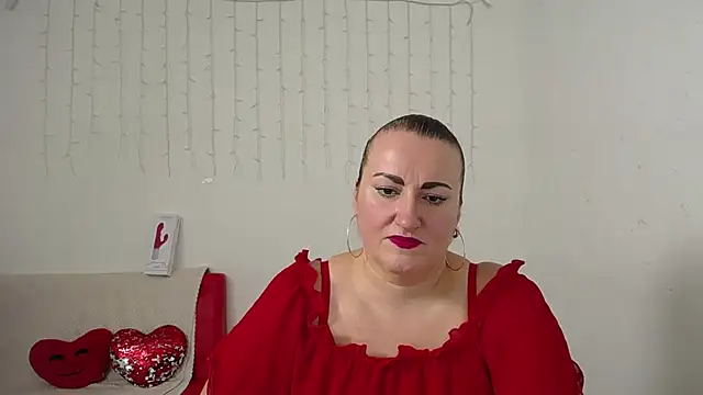DianaMGG online show from 11-10-25, 06:29