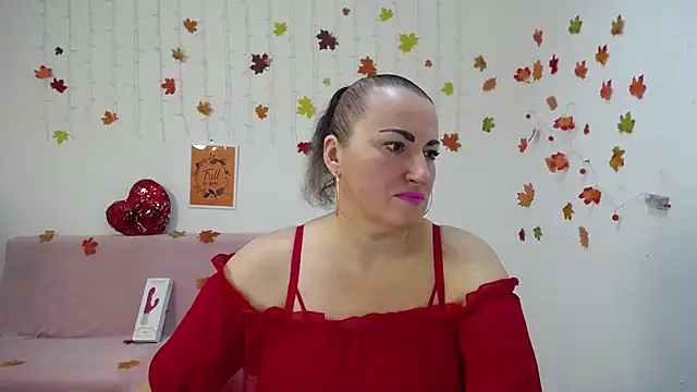 DianaMGG online show from 11-18-25, 06:18