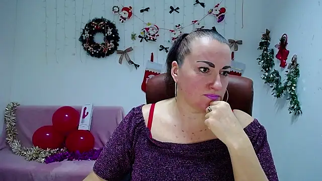 DianaMGG online show from 12-19-25, 06:26