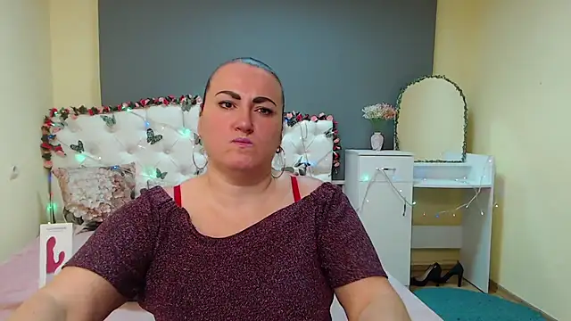 DianaMGG online show from 03-06-26, 06:48