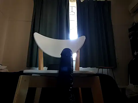 Snapshot of MystiqueRider chatting on 11-19-25, 06:35 MystiqueRider online show from 11-19-25, 06:35