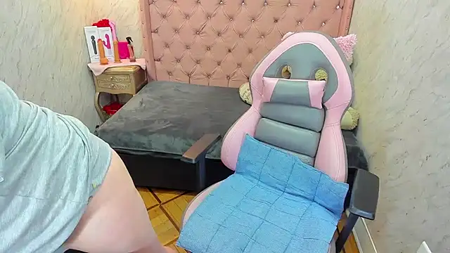 Lianngrace online show from 05-15-26, 02:35