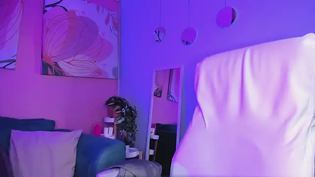 Bella walker  online show from 09-15-25, 08:20