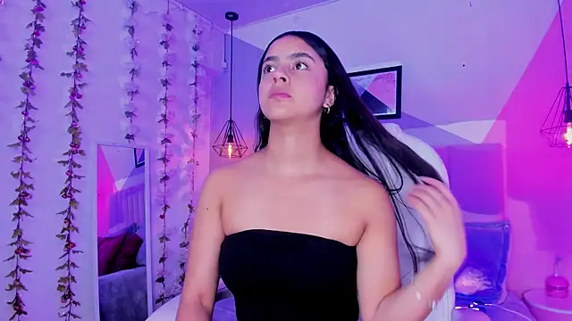 Snapshot of Bella_walker_ chatting on 12-19-25, 07:54 Bella walker online show from 12-19-25, 07:54