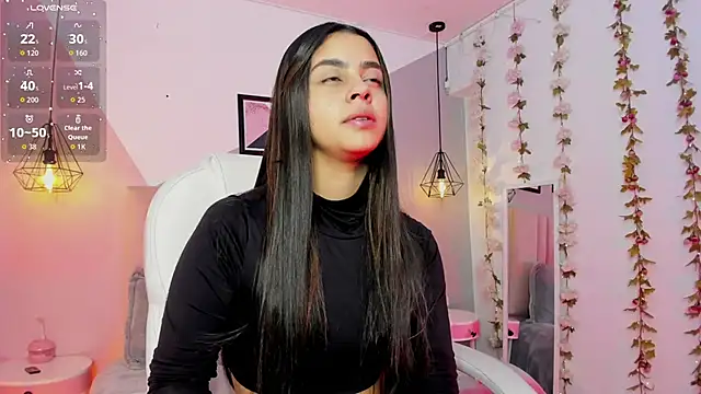 Snapshot of Bella_walker_ chatting on 12-22-25, 08:28 Bella walker online show from 12-22-25, 08:28