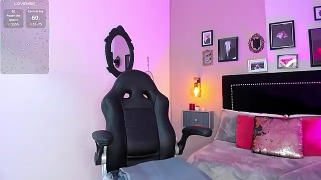 Snapshot of Bella_walker_ chatting on 01-07-26, 07:49 Bella walker online show from 01-07-26, 07:49