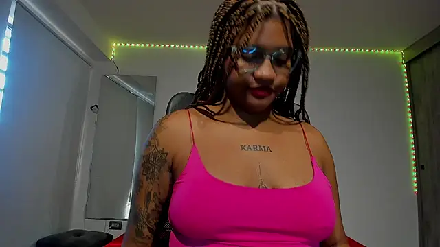 Snapshot of ZahraRose chatting on 03-07-25, 01:40 ZahraRose online show from 03-07-25, 01:40