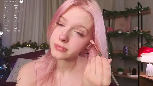 Snapshot of EdlaHewell chatting on 01-07-26, 01:19 EdlaHewell online show from 01-07-26, 01:19