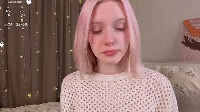 Snapshot of EdlaHewell chatting on 02-02-26, 01:26 EdlaHewell online show from 02-02-26, 01:26