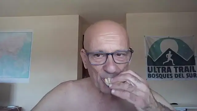 Snapshot of llopaco chatting on 09-13-25, 11:10 llopaco online show from 09-13-25, 11:10