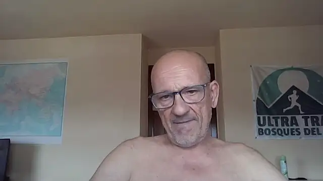 Snapshot of llopaco chatting on 09-20-25, 10:49 llopaco online show from 09-20-25, 10:49