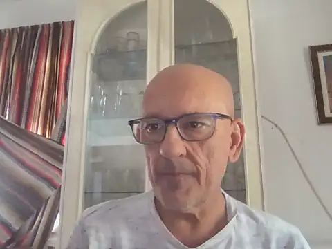 Snapshot of llopaco chatting on 09-26-25, 12:20 llopaco online show from 09-26-25, 12:20