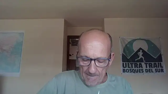 Snapshot of llopaco chatting on 10-13-25, 10:48 llopaco online show from 10-13-25, 10:48