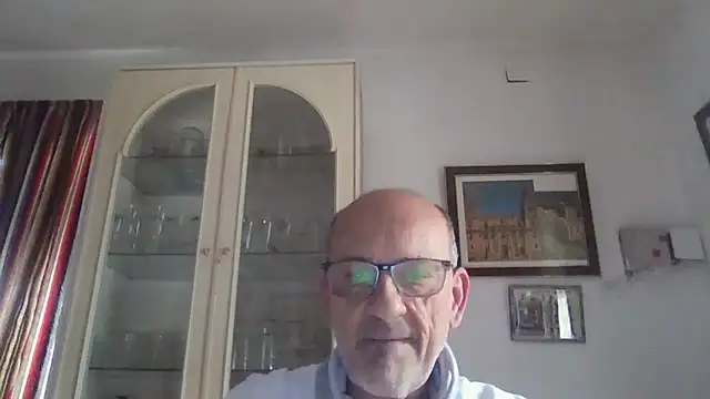 Snapshot of llopaco chatting on 10-16-25, 01:23 llopaco online show from 10-16-25, 01:23