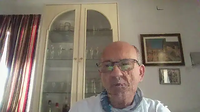 Snapshot of llopaco chatting on 10-17-25, 11:46 llopaco online show from 10-17-25, 11:46