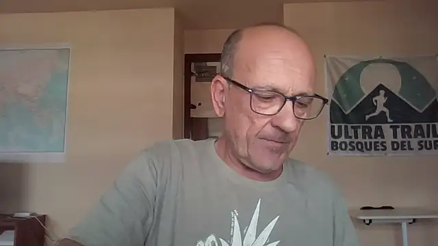 Snapshot of llopaco chatting on 10-19-25, 12:50 llopaco online show from 10-19-25, 12:50