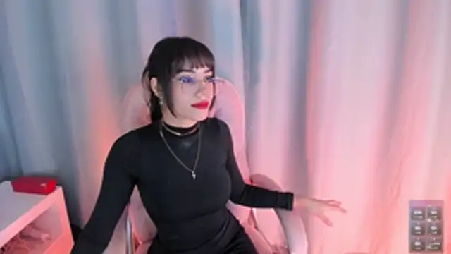 daenerysar5 online show from 10-18-25, 01:12