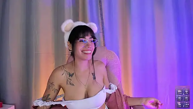 daenerysar5 online show from 10-20-25, 01:11