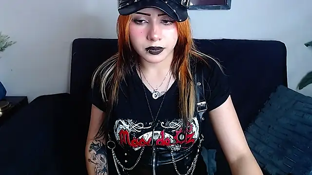 fyreandfox  online show from 06-05-26, 08:03