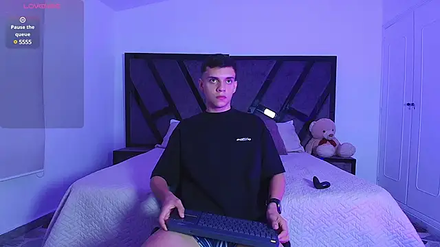 JacobRoberts1 online show from 03-20-25, 05:02