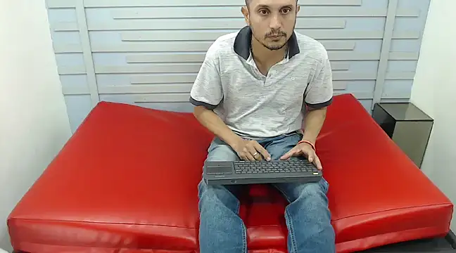 Snapshot of JhonTorres018 chatting on 02-25-25, 10:18 JhonTorres018 online show from 02-25-25, 10:18