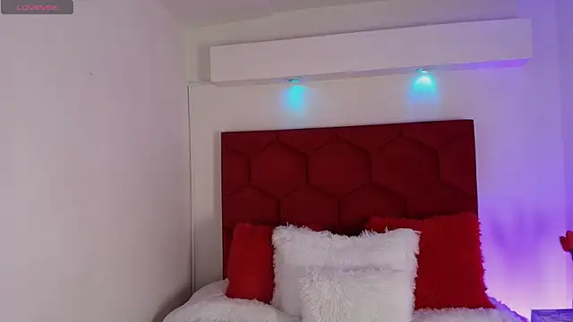 Snapshot of LoreleyNovoa chatting on 09-17-25, 03:19 LoreleyNovoa online show from 09-17-25, 03:19