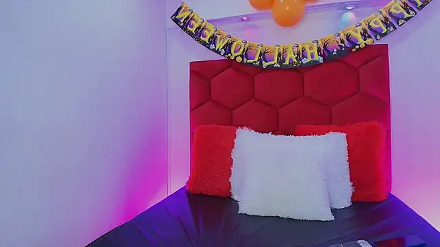 Snapshot of LoreleyNovoa chatting on 10-10-25, 03:49 LoreleyNovoa online show from 10-10-25, 03:49