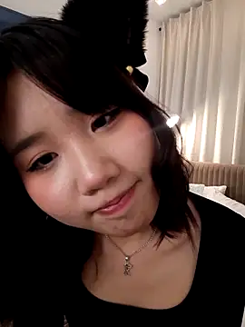 HitomiAoki online show from 02-22-25, 01:11