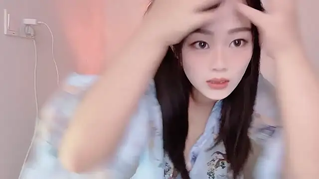 Snapshot of yueyue2003 chatting on 02-27-25, 02:43 yueyue2003 online show from 02-27-25, 02:43