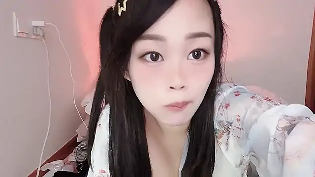 Snapshot of yueyue2003 chatting on 03-08-25, 04:56 yueyue2003 online show from 03-08-25, 04:56