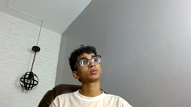 Snapshot of Martin_Linares chatting on 03-05-25, 01:50 Martin Linares online show from 03-05-25, 01:50