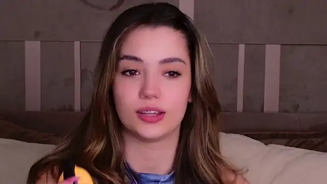 Snapshot of Alice_Deleon chatting on 02-24-25, 12:52 Alice Deleon online show from 02-24-25, 12:52