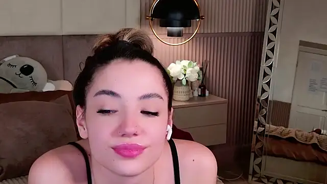 Snapshot of Alice_Deleon chatting on 02-28-25, 11:56 Alice Deleon online show from 02-28-25, 11:56