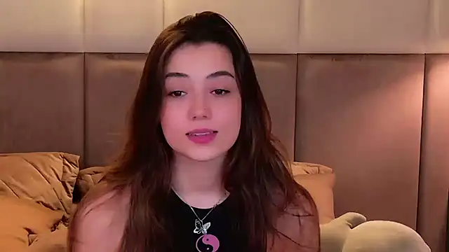 Snapshot of Alice_Deleon chatting on 09-21-25, 09:00 Alice Deleon online show from 09-21-25, 09:00