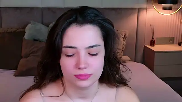 Snapshot of Alice_Deleon chatting on 09-24-25, 06:06 Alice Deleon online show from 09-24-25, 06:06