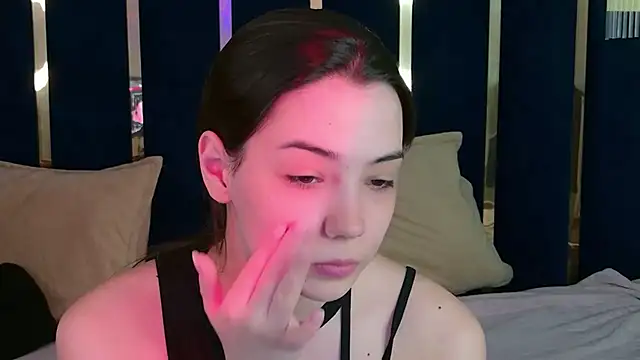 Snapshot of Alice_Deleon chatting on 03-14-26, 10:42 Alice Deleon online show from 03-14-26, 10:42