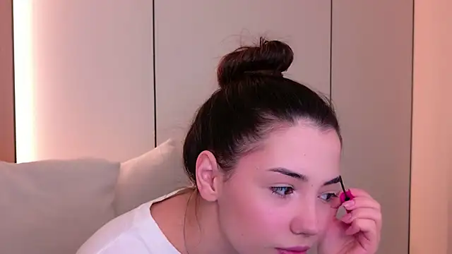 Snapshot of Alice_Deleon chatting on 04-16-26, 11:11 Alice Deleon online show from 04-16-26, 11:11