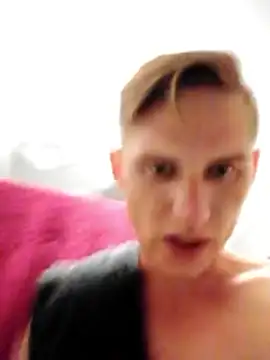 Ruanie online show from 04-14-26, 04:57