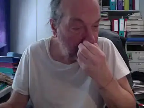 Snapshot of HMStraps01 chatting on 03-18-25, 12:58 HMStraps01 online show from 03-18-25, 12:58