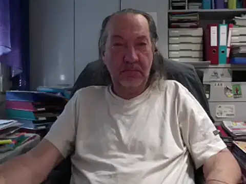 Snapshot of HMStraps01 chatting on 03-22-25, 06:11 HMStraps01 online show from 03-22-25, 06:11