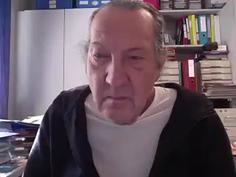 Snapshot of HMStraps01 chatting on 10-02-25, 11:39 HMStraps01 online show from 10-02-25, 11:39