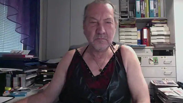 HMStraps01 online show from 12-02-25, 10:20