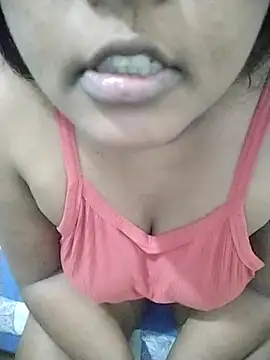 Snapshot of SLbeaty chatting on 11-25-25, 10:26 SLbeaty online show from 11-25-25, 10:26